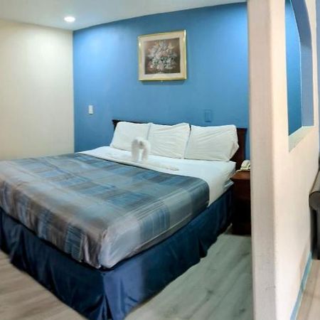 Americas Best Value Inn And Suites Houston/Northwest Brookhollow Exterior foto