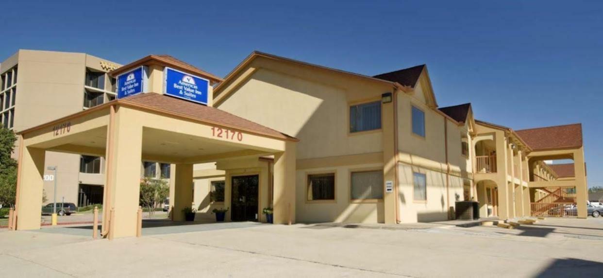 Americas Best Value Inn And Suites Houston/Northwest Brookhollow Exterior foto